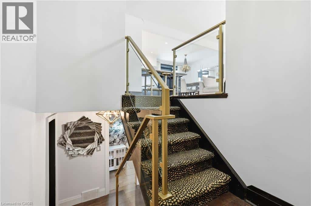 13 UPPER CANADA Drive — Niagara-on-the-Lake, Ontario - Photo 2 of 45