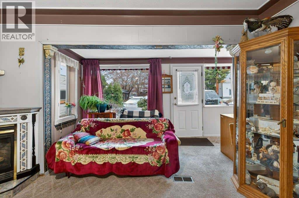 7331 52 Street NE — Salmon Arm, British Columbia - Photo 4 of 53