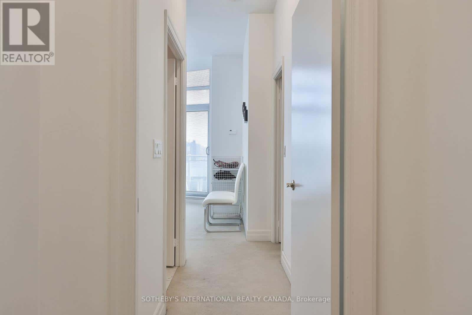 PH 201 - 8 SCOLLARD STREET — Toronto (Annex), Ontario - Photo 4 of 36