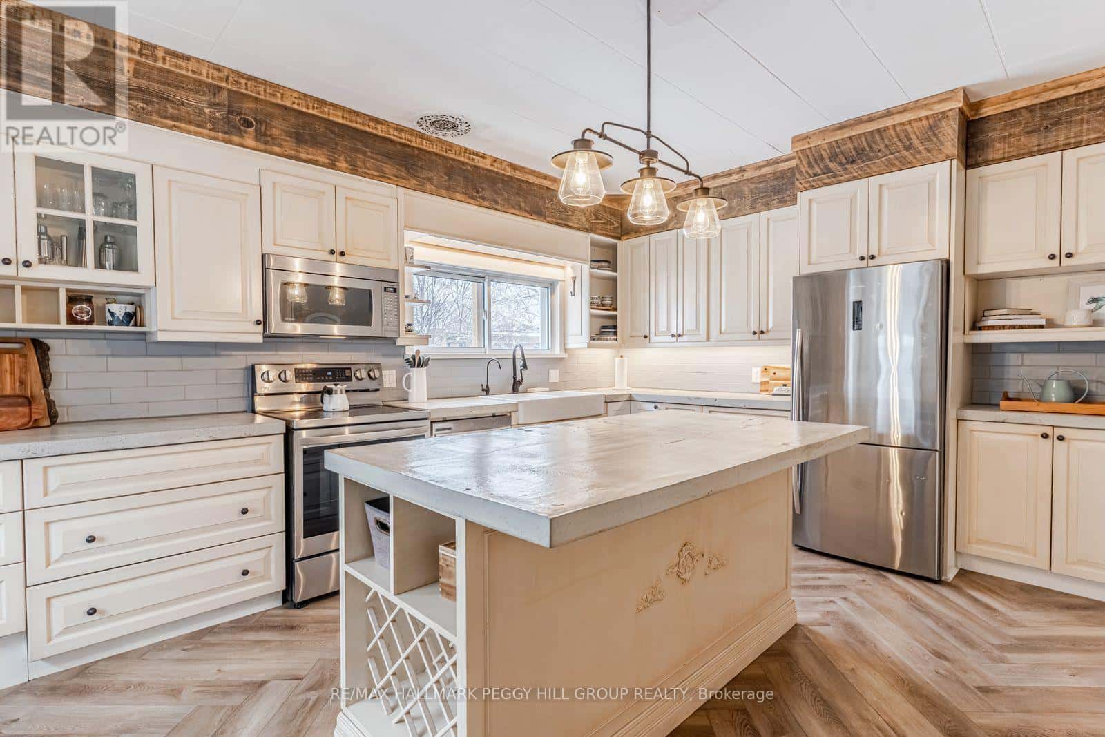 7196 26 HIGHWAY — Clearview (Stayner), Ontario - Photo 5 of 22