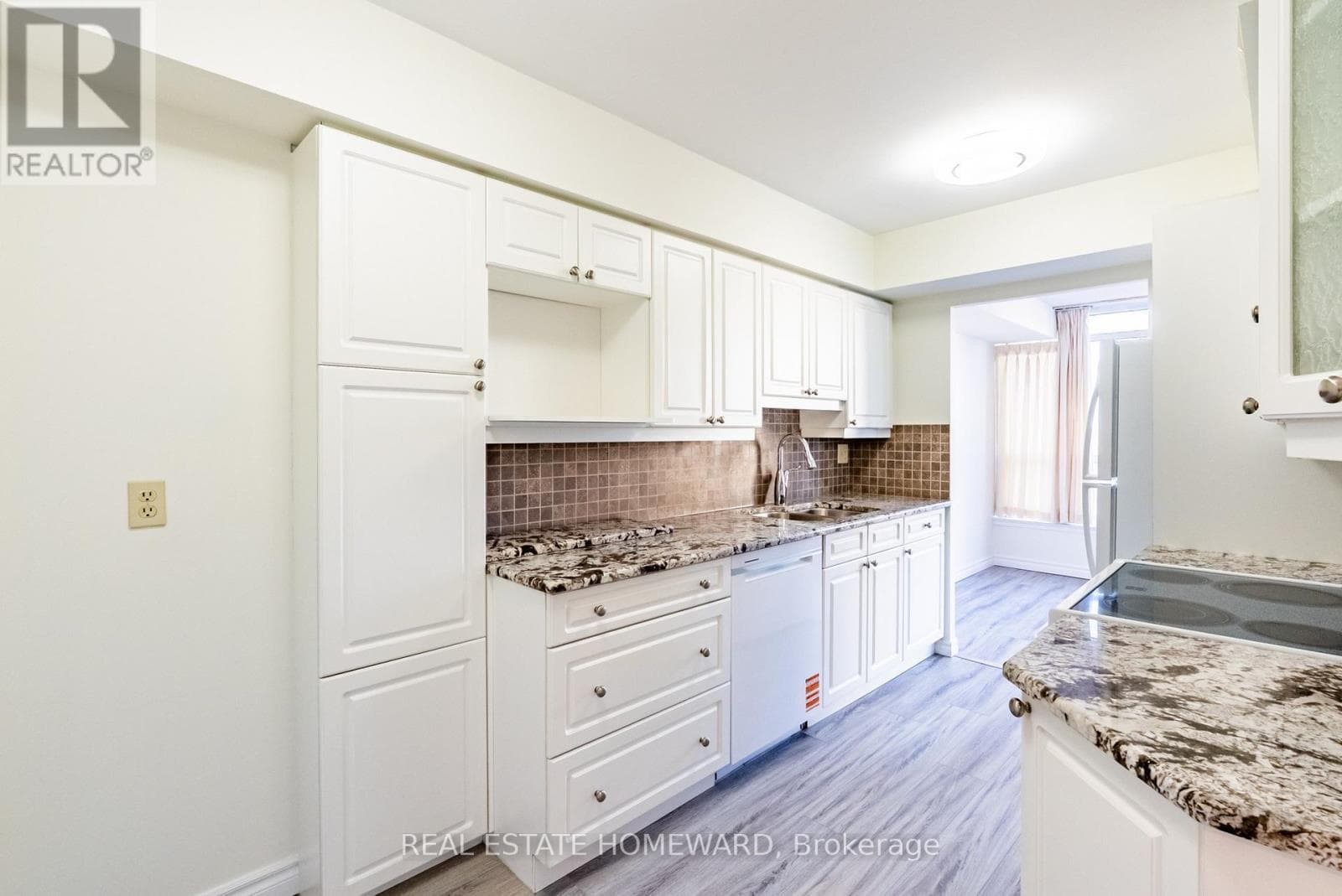 1001 - 55 ELM DRIVE W — Mississauga (City Centre), Ontario - Main photo