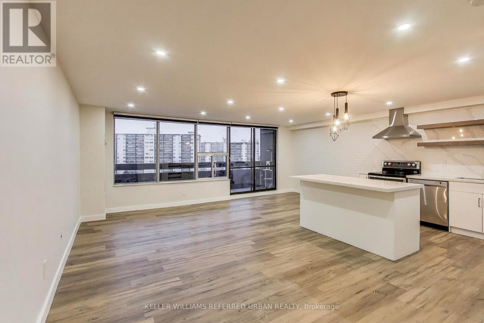 1215 - 11 WINCOTT DRIVE — Toronto (Kingsview Village-The Westway), Ontario - Main photo