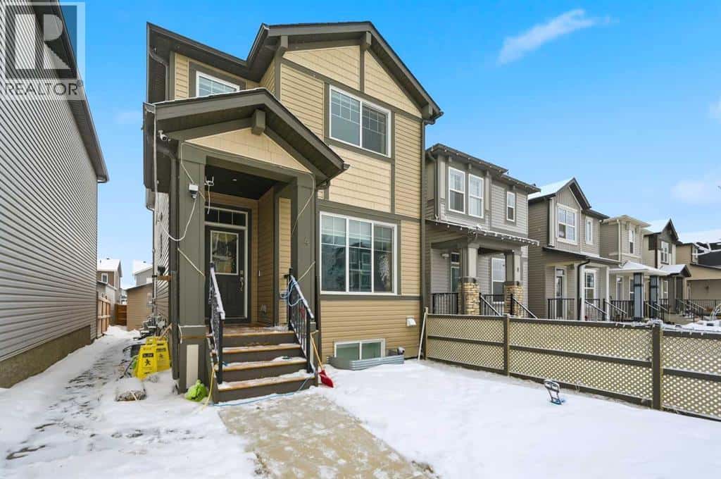 4 Cornergate Place NE — Calgary, Alberta - Photo 2 of 50