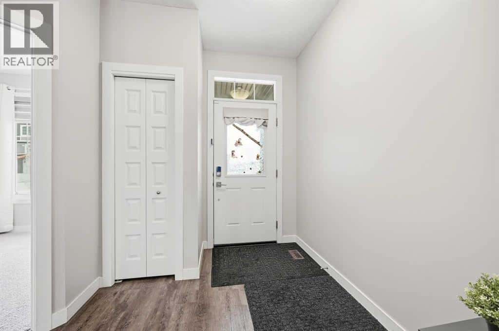 4 Cornergate Place NE — Calgary, Alberta - Photo 3 of 50