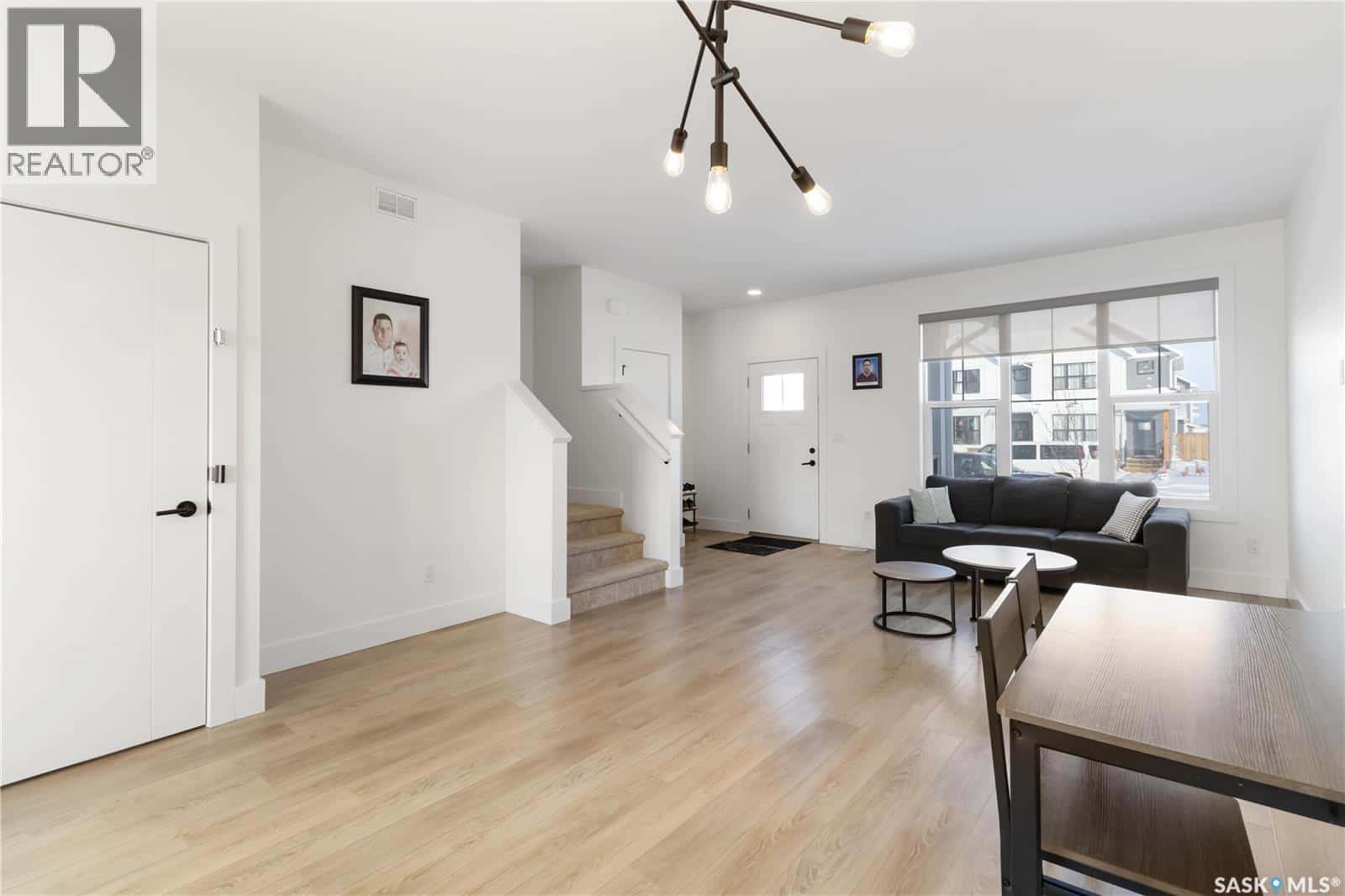 120 Rosewood BOULEVARD E — Saskatoon, Saskatchewan - Photo 3 of 31