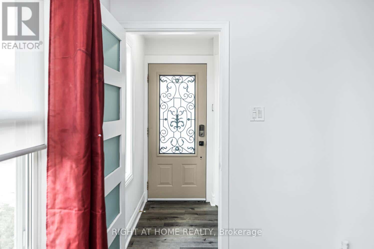 6385 CRAWFORD STREET — Niagara Falls (Morrison), Ontario - Photo 3 of 42