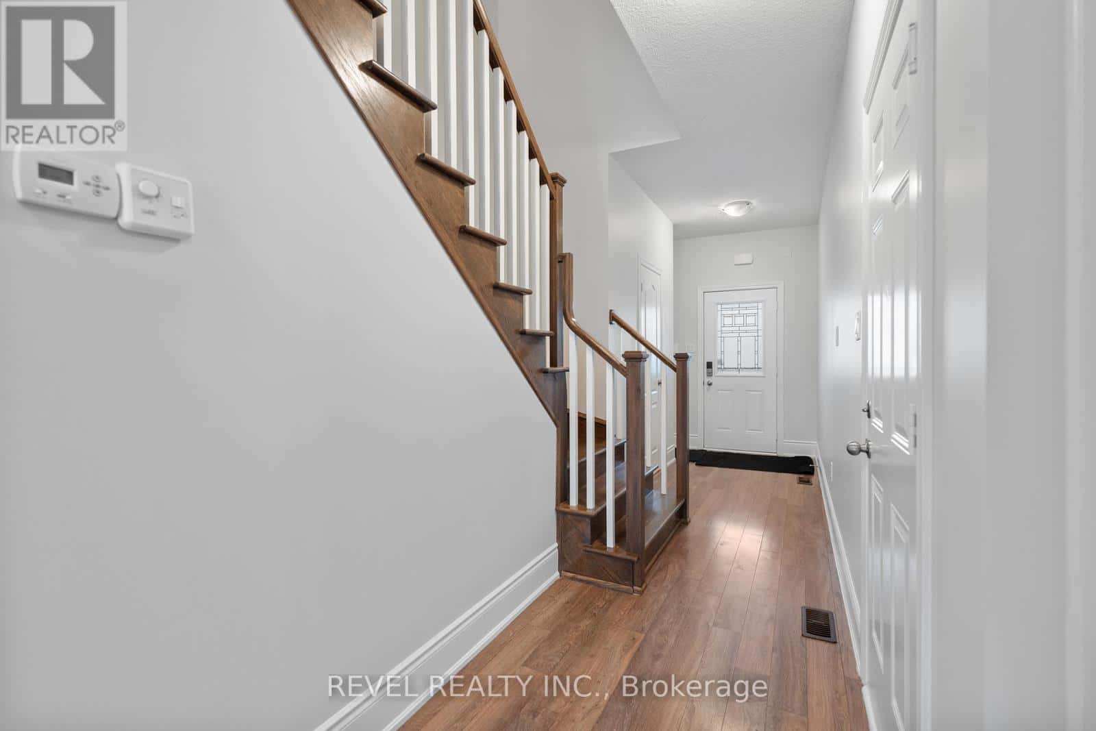 35 SUNSET WAY — Thorold (Rolling Meadows), Ontario - Photo 4 of 31