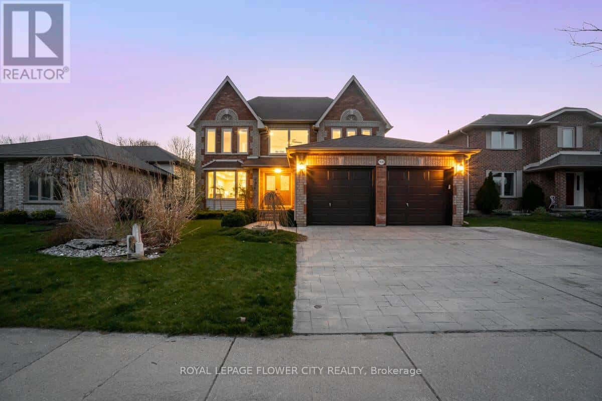 418 RIVERVIEW DRIVE — Strathroy-Caradoc (NE), Ontario - Photo 3 of 41