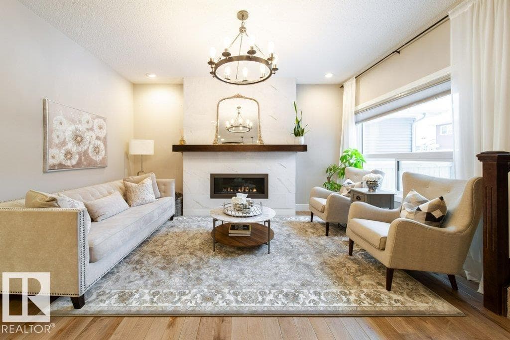 4374 CRABAPPLE CR SW — Edmonton, Alberta - Main photo