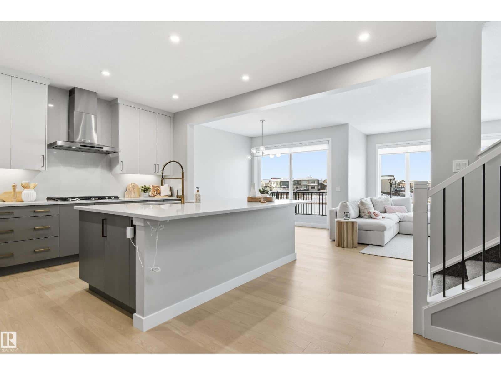 4899 KINNEY RD SW — Edmonton, Alberta - Photo 3 of 72