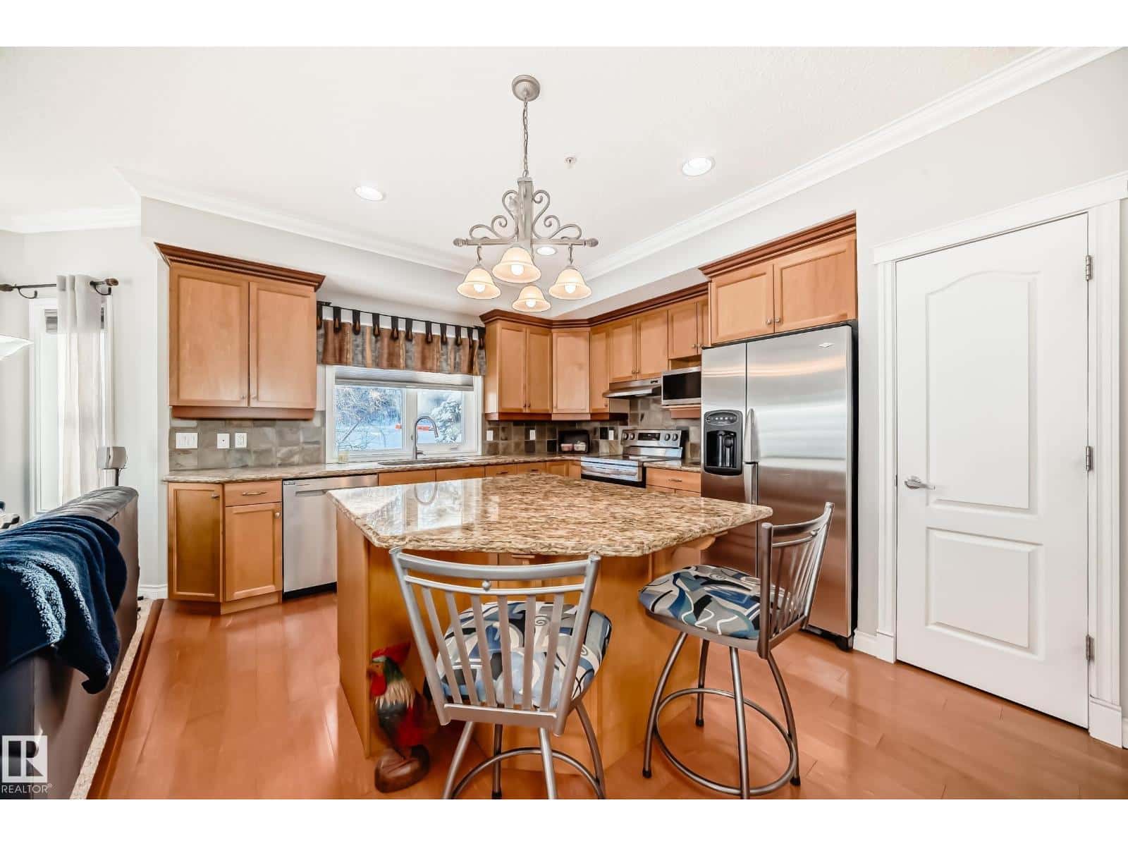 #206 30 ST JOSEPH ST — St. Albert, Alberta - Photo 5 of 46