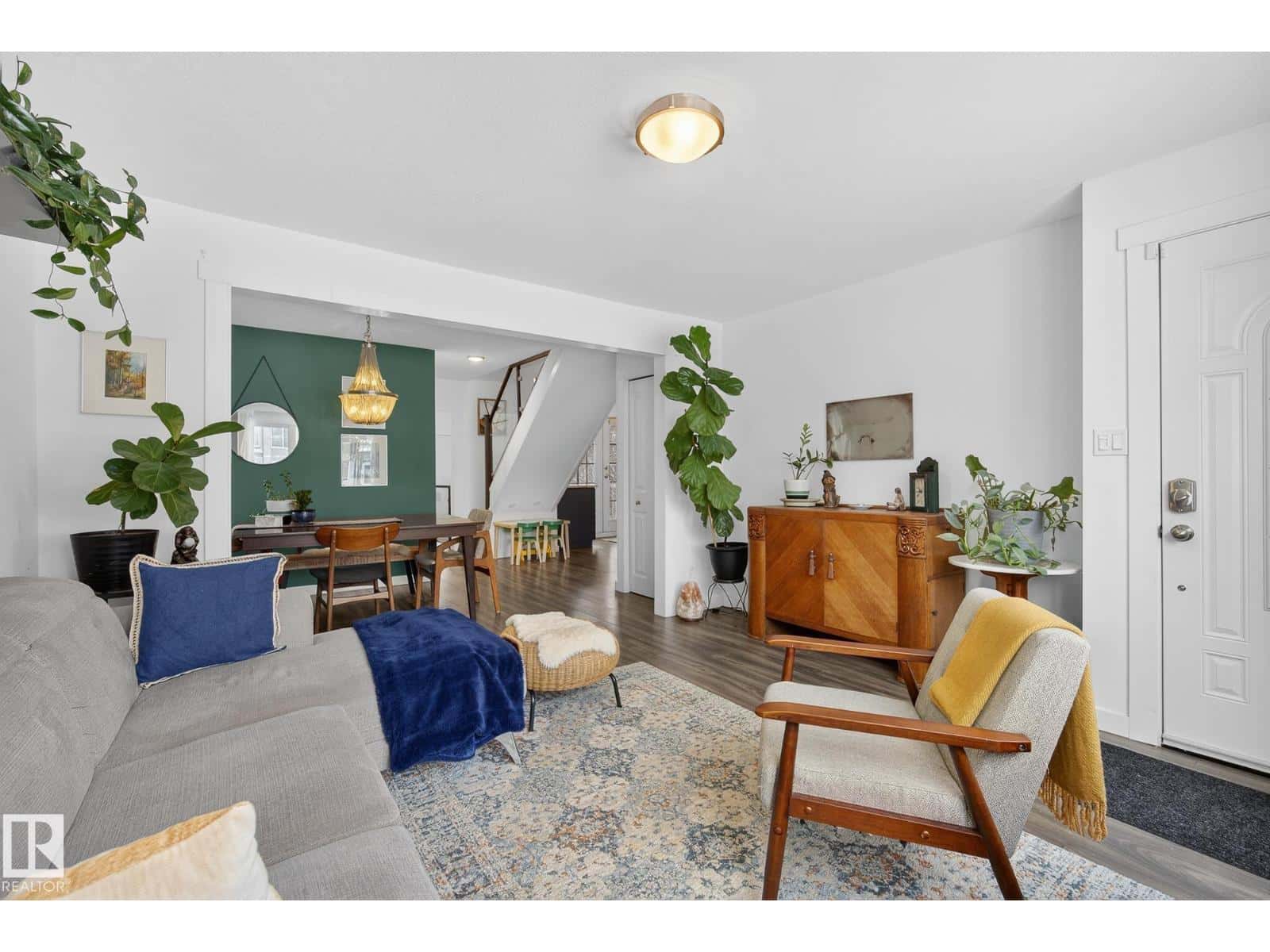 9022 92 ST NW — Edmonton, Alberta - Photo 5 of 48