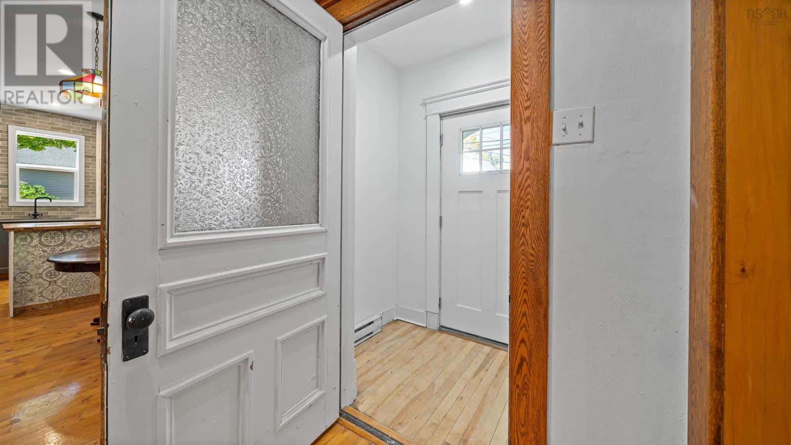 366 Main Street — Middleton, Nova Scotia - Photo 4 of 50