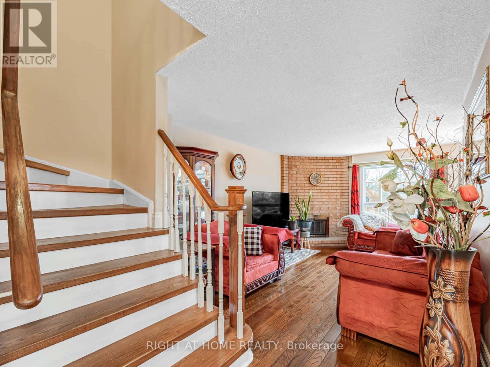 106 MAMMOTH HALL TRAIL — Toronto (Malvern), Ontario - Photo 5 of 33