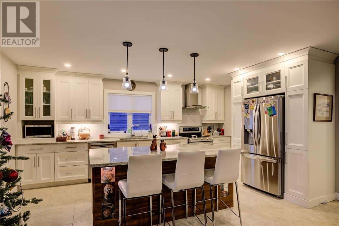 38 Hazelton Drive — Sudbury, Ontario - Photo 4 of 17