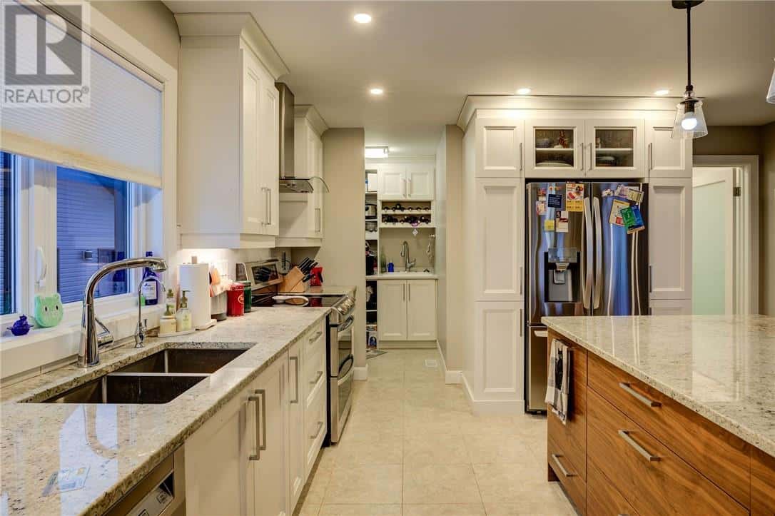 38 Hazelton Drive — Sudbury, Ontario - Photo 5 of 17