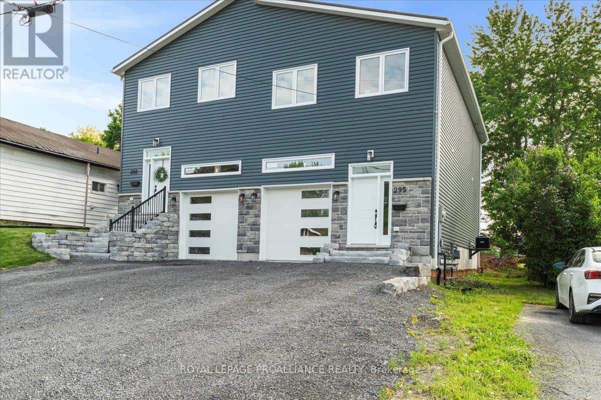 295 CHURCH STREET — Greater Napanee (Greater Napanee), Ontario - Photo 2 of 40