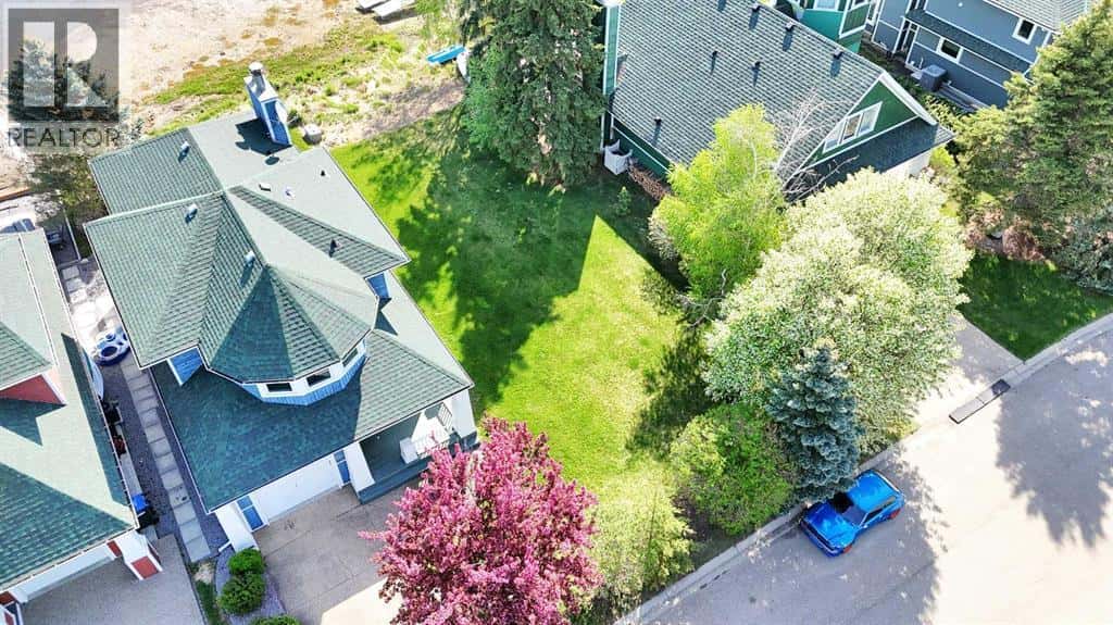 182 Marina Bay Court — Sylvan Lake, Alberta - Photo 5 of 15