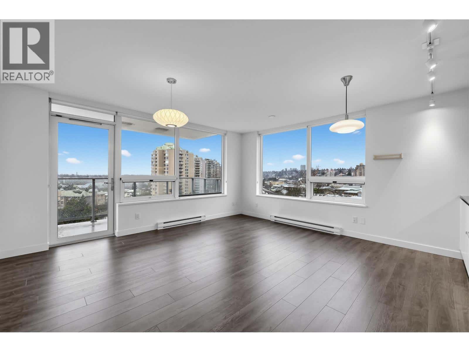 902 988 QUAYSIDE DRIVE — New Westminster, British Columbia - Photo 3 of 24