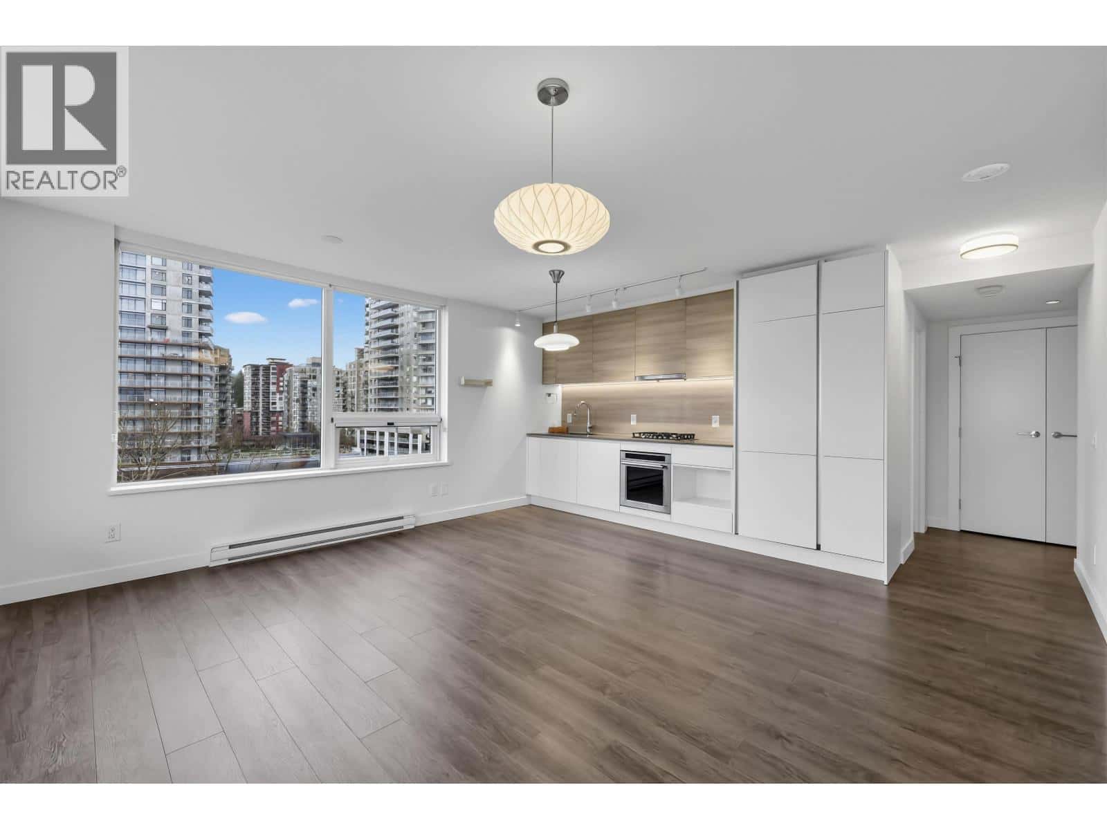 902 988 QUAYSIDE DRIVE — New Westminster, British Columbia - Photo 5 of 24