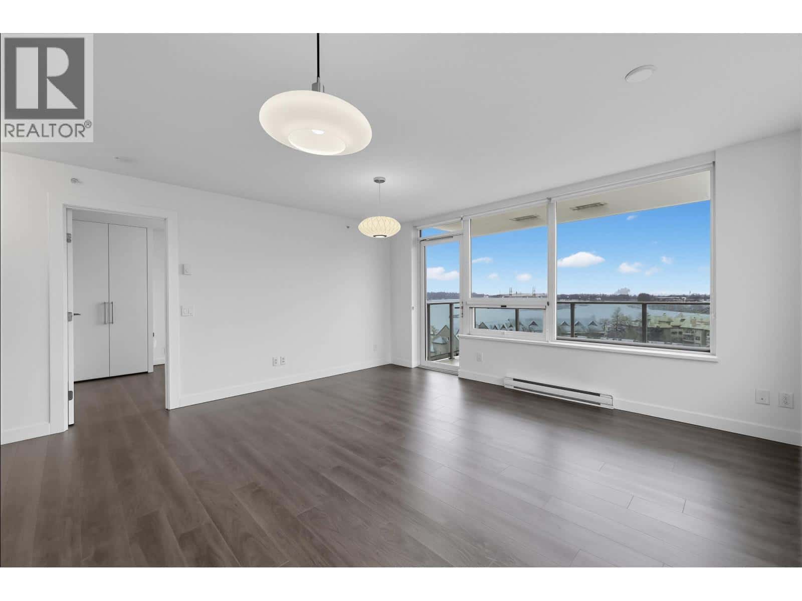 902 988 QUAYSIDE DRIVE — New Westminster, British Columbia - Photo 4 of 24