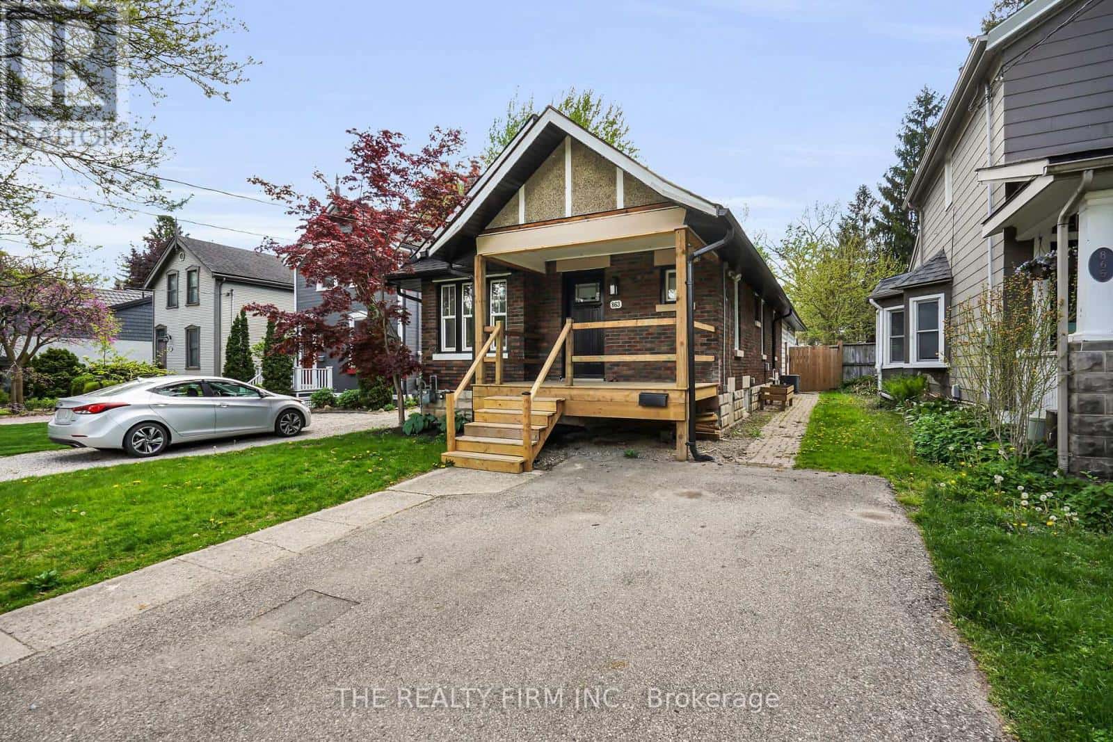 863 COLBORNE STREET N — London East (East B), Ontario - Photo 3 of 50