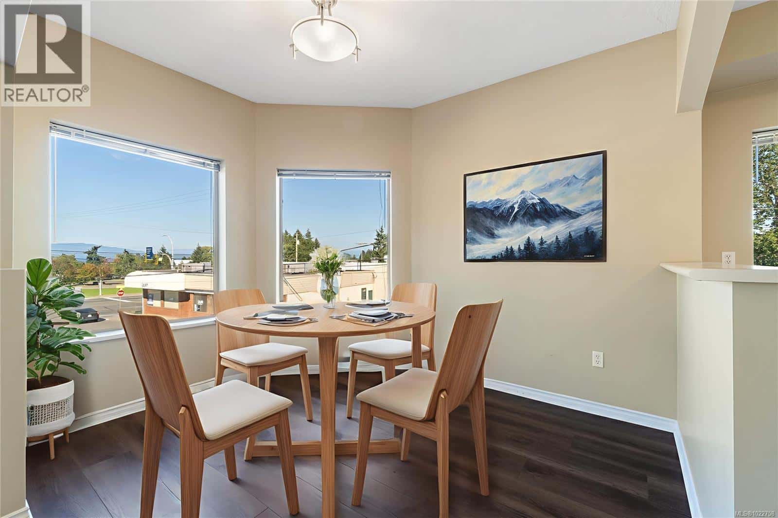 207 125 McCarter St — Parksville, British Columbia - Photo 4 of 29