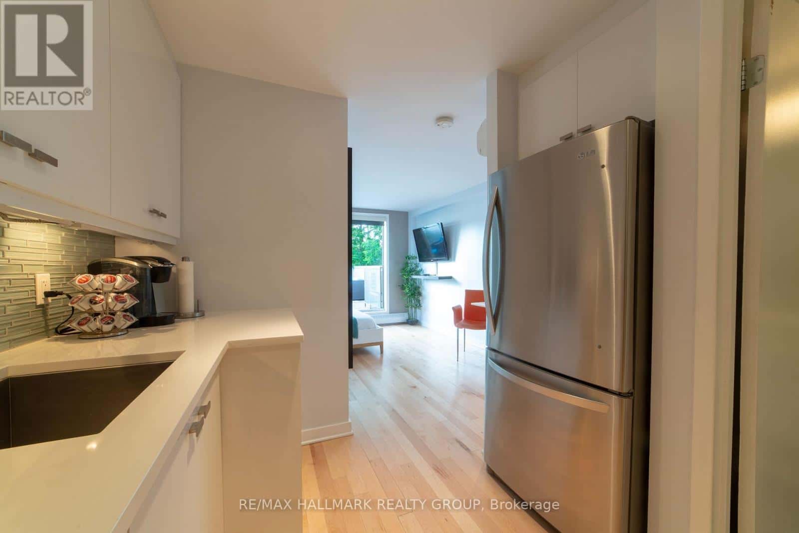 10 - 202 ST PATRICK STREET — Ottawa, Ontario - Photo 2 of 10