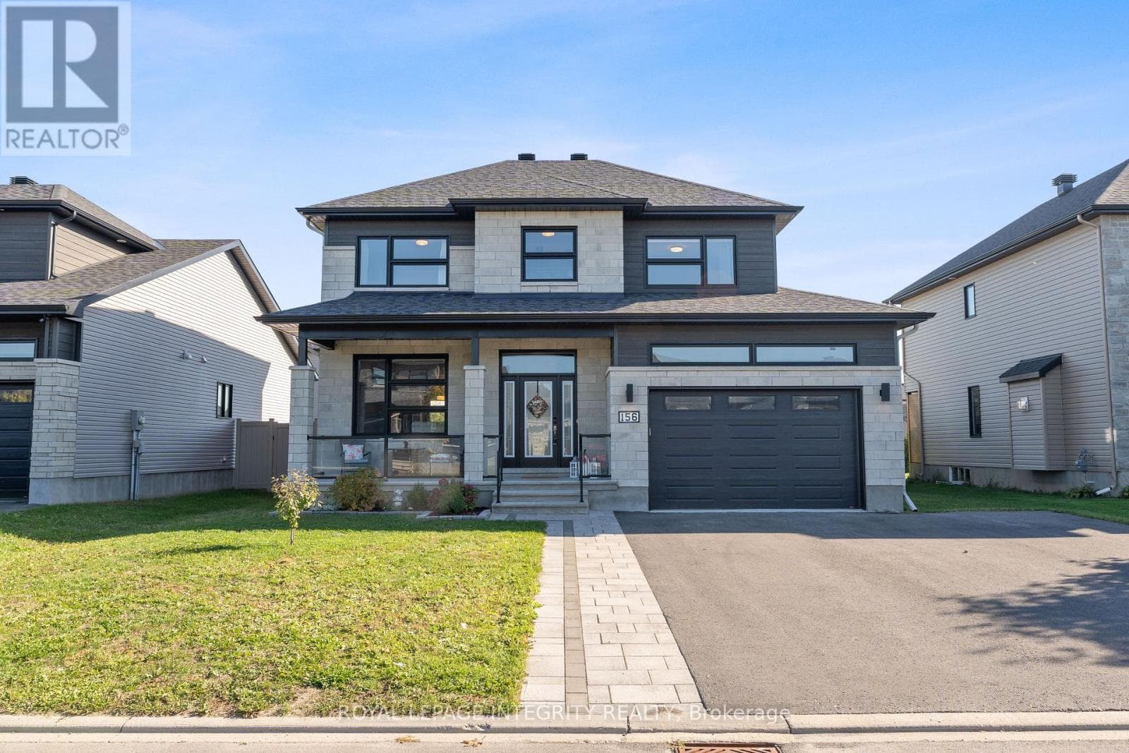 156 LYON STREET — Russell, Ontario - Main photo