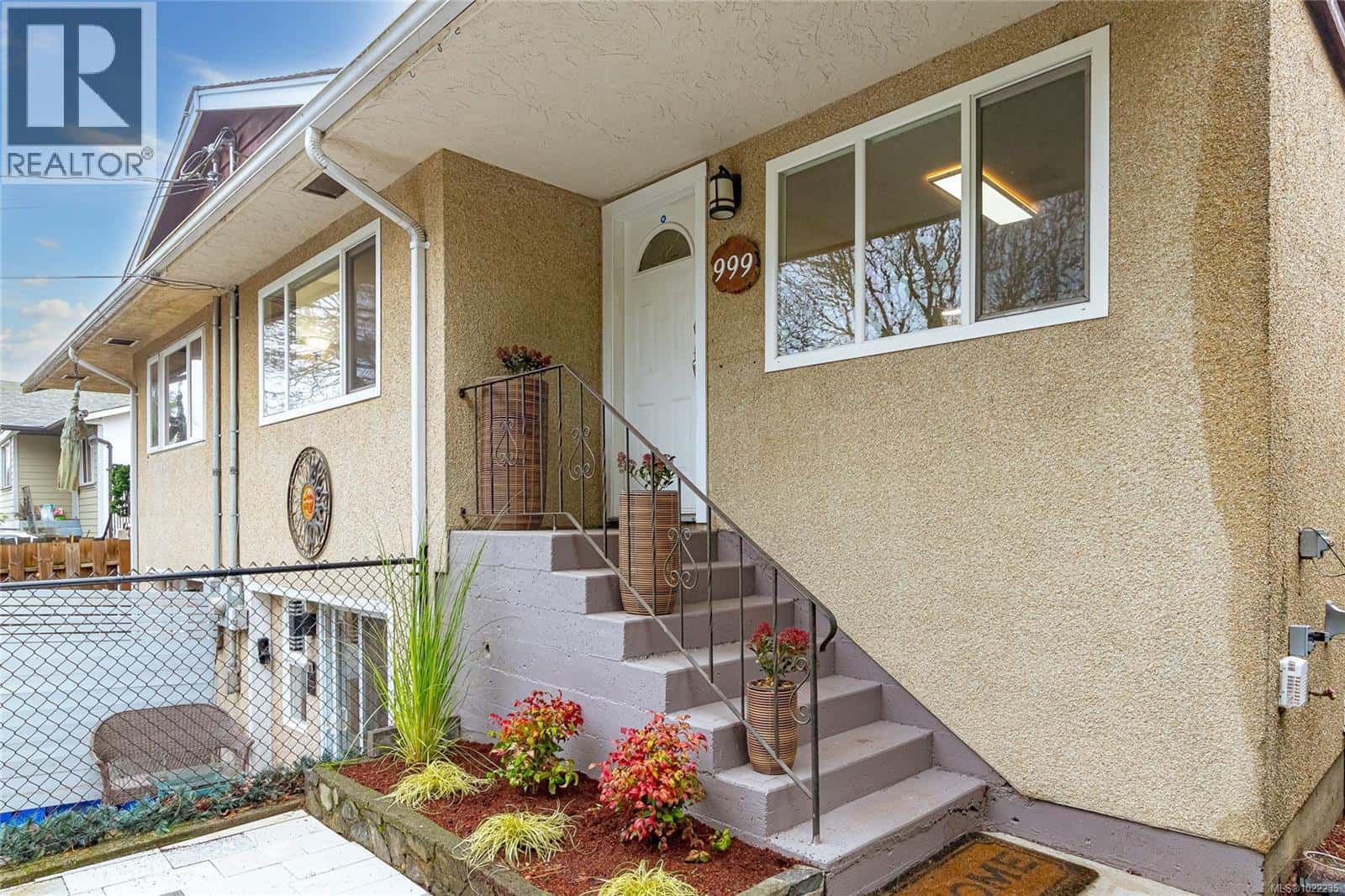 999 Furber Rd — Langford, British Columbia - Photo 4 of 31