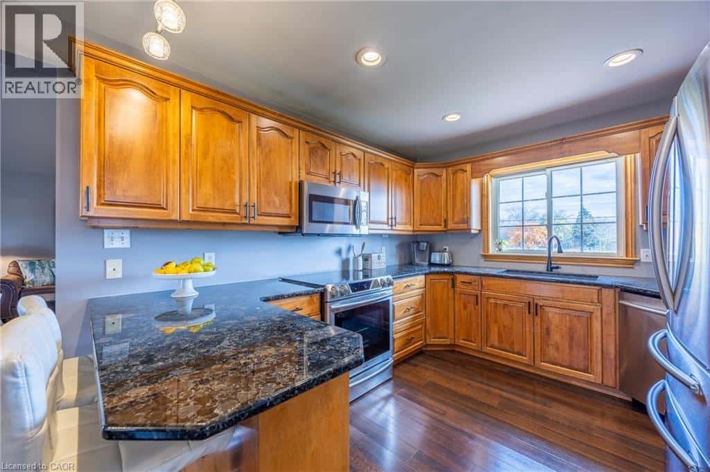 16 CHESTNUT Street — Port Rowan, Ontario - Photo 4 of 41