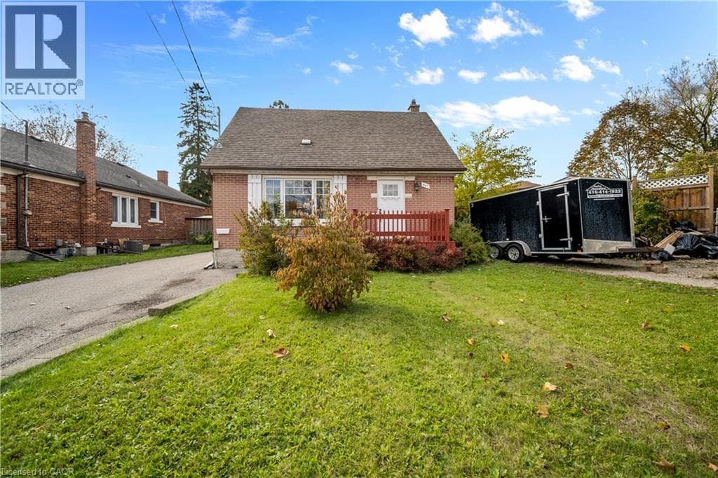 541 COURTLAND Avenue E — Kitchener, Ontario - Main photo