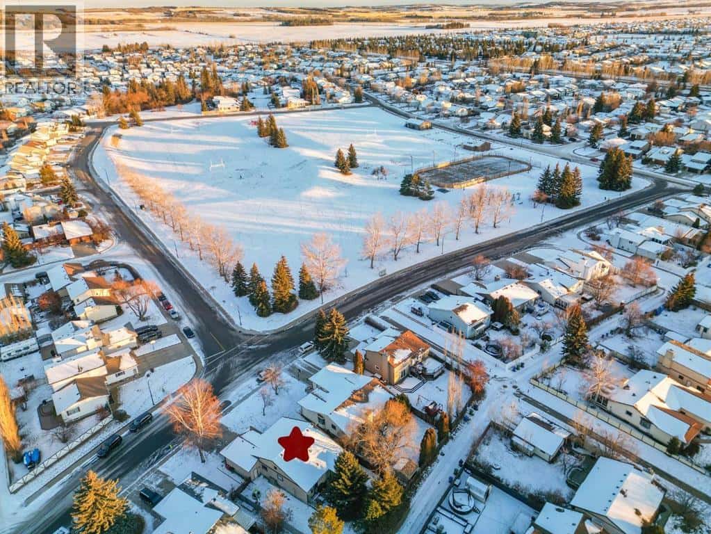 50 Ramsey Avenue — Red Deer, Alberta - Photo 2 of 40