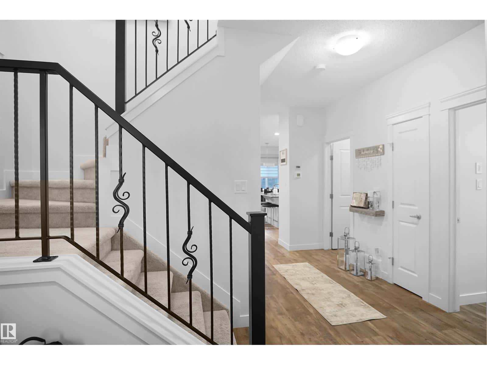 4112 171 AV NW — Edmonton, Alberta - Photo 4 of 50