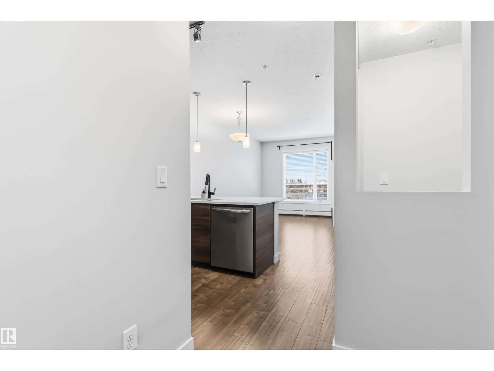 #202 2590 ANDERSON WY SW — Edmonton, Alberta - Photo 3 of 36