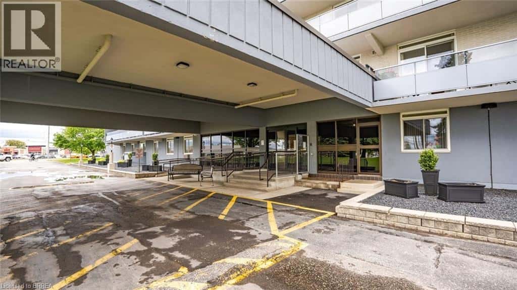 640 WEST Street Unit# 300 — Brantford, Ontario - Photo 5 of 50