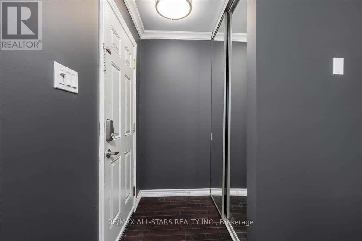 47 - 115 MAIN STREET S — Newmarket (Central Newmarket), Ontario - Photo 2 of 39