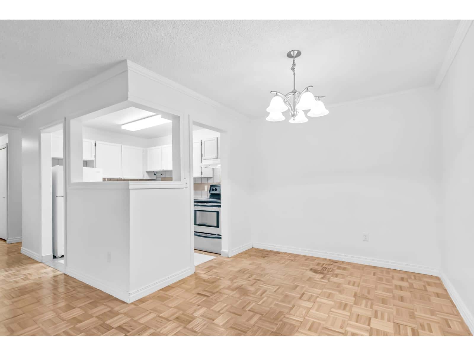 107 1555 FIR STREET — White Rock, British Columbia - Photo 5 of 24