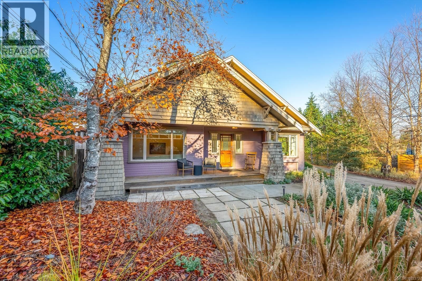 1610 Dogwood Ave — Comox, British Columbia - Main photo