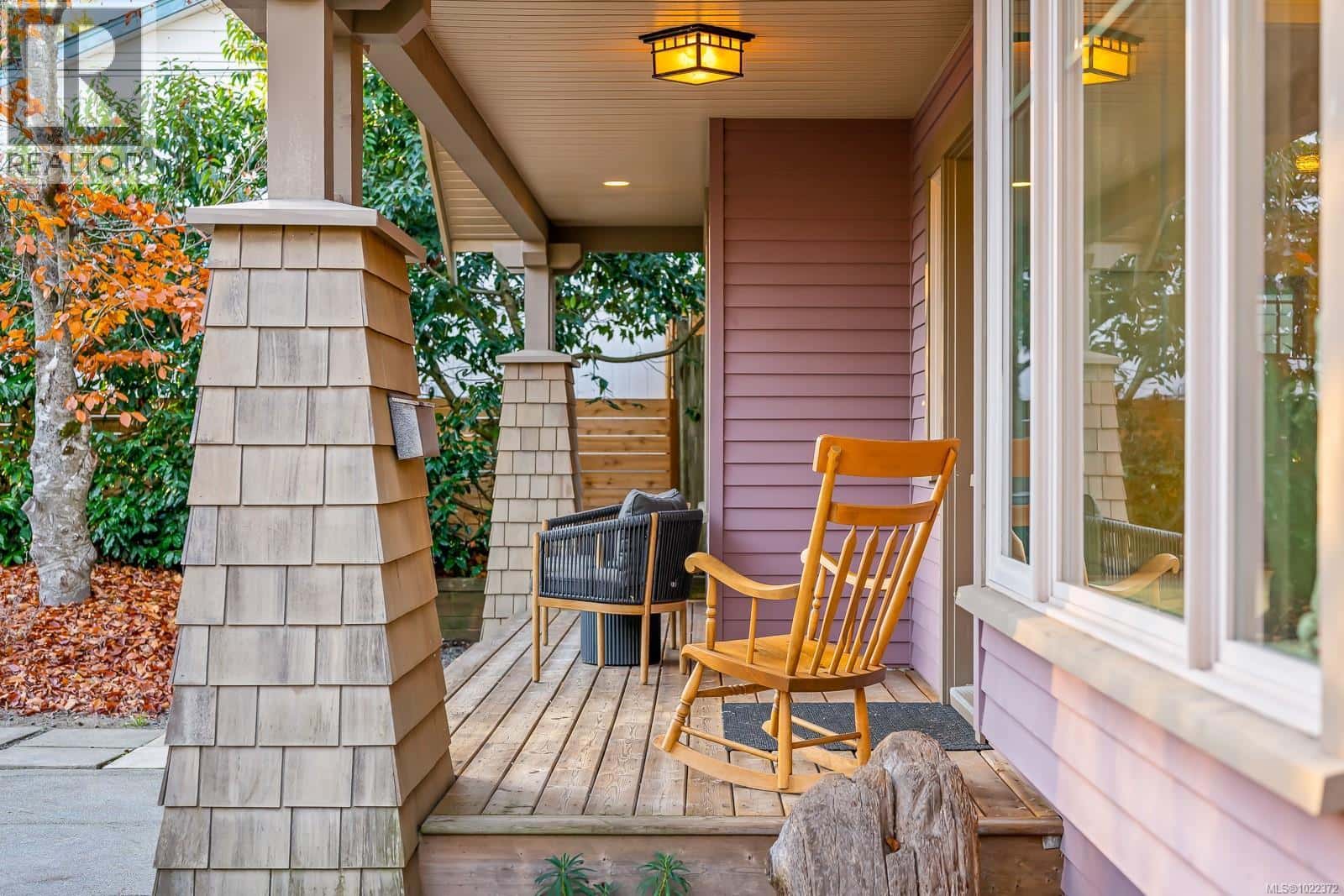 1610 Dogwood Ave — Comox, British Columbia - Photo 3 of 65