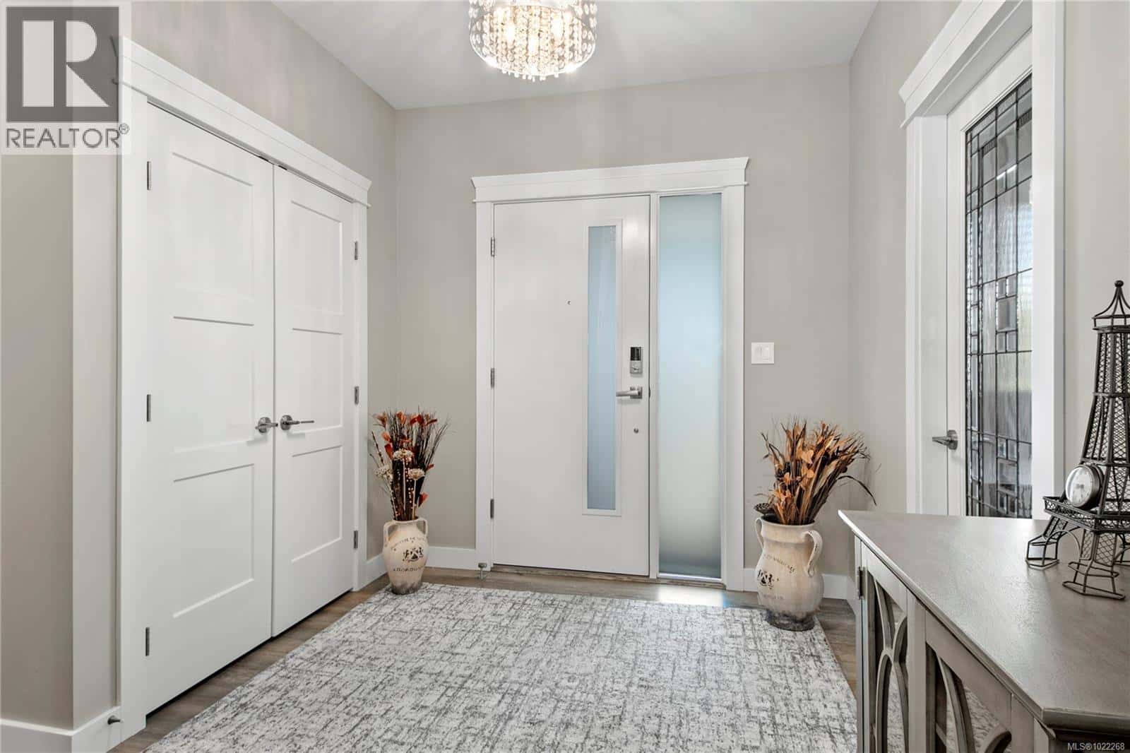 2270 Forest Grove Dr — Campbell River, British Columbia - Photo 5 of 46