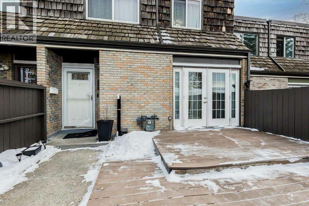 64, 210 86 Avenue — Calgary, Alberta - Photo 3 of 37