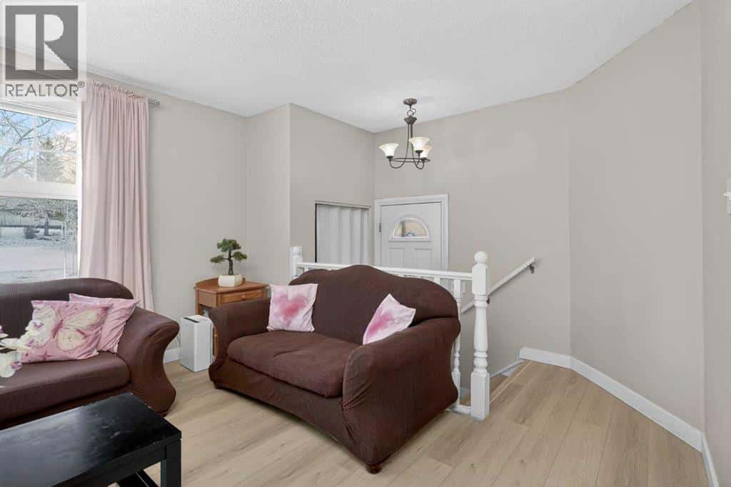 3503 42 Street NE — Calgary, Alberta - Photo 4 of 37