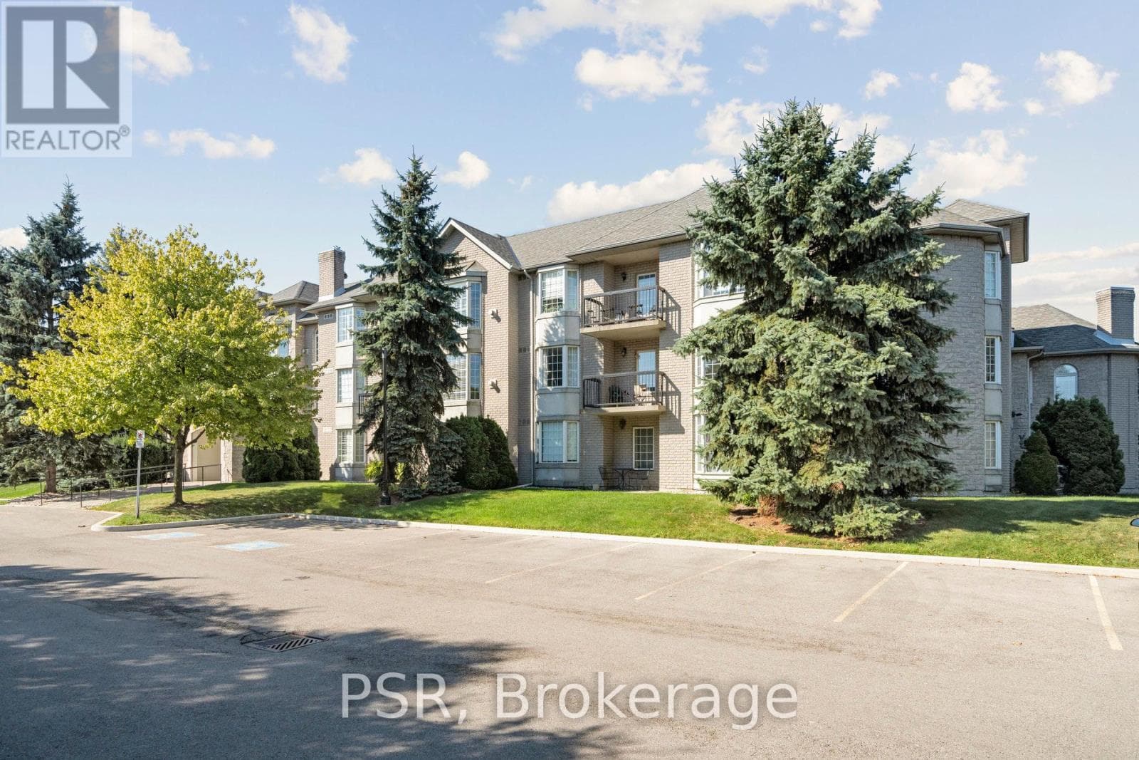 302 - 970 GOLF LINKS ROAD — Hamilton (Meadowlands), Ontario - Main photo