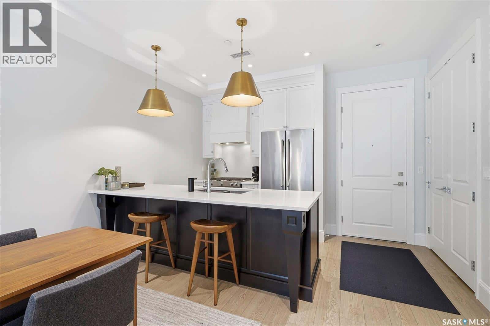 110 408 Cartwright STREET — Saskatoon, Saskatchewan - Photo 4 of 32