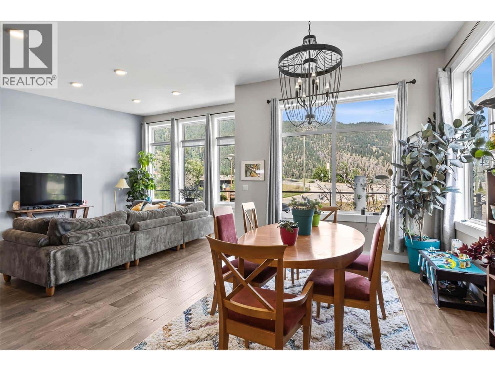 637 Mill Road — Chase, British Columbia - Photo 4 of 40