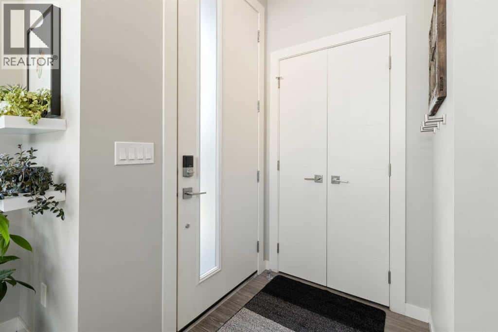 4613 72 Street NW — Calgary, Alberta - Photo 3 of 50