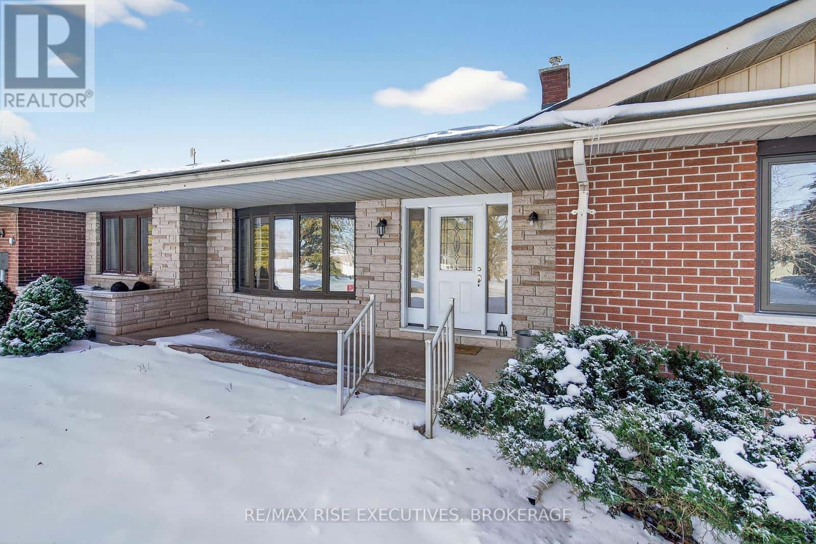 1647 GALT STREET — Greater Napanee (Greater Napanee), Ontario - Photo 3 of 50