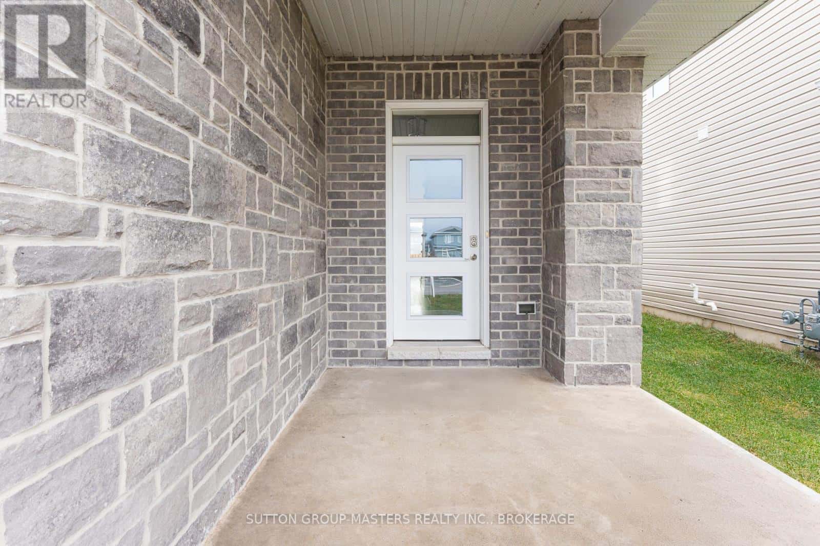 229 SUPERIOR DRIVE — Loyalist (Amherstview), Ontario - Photo 3 of 40