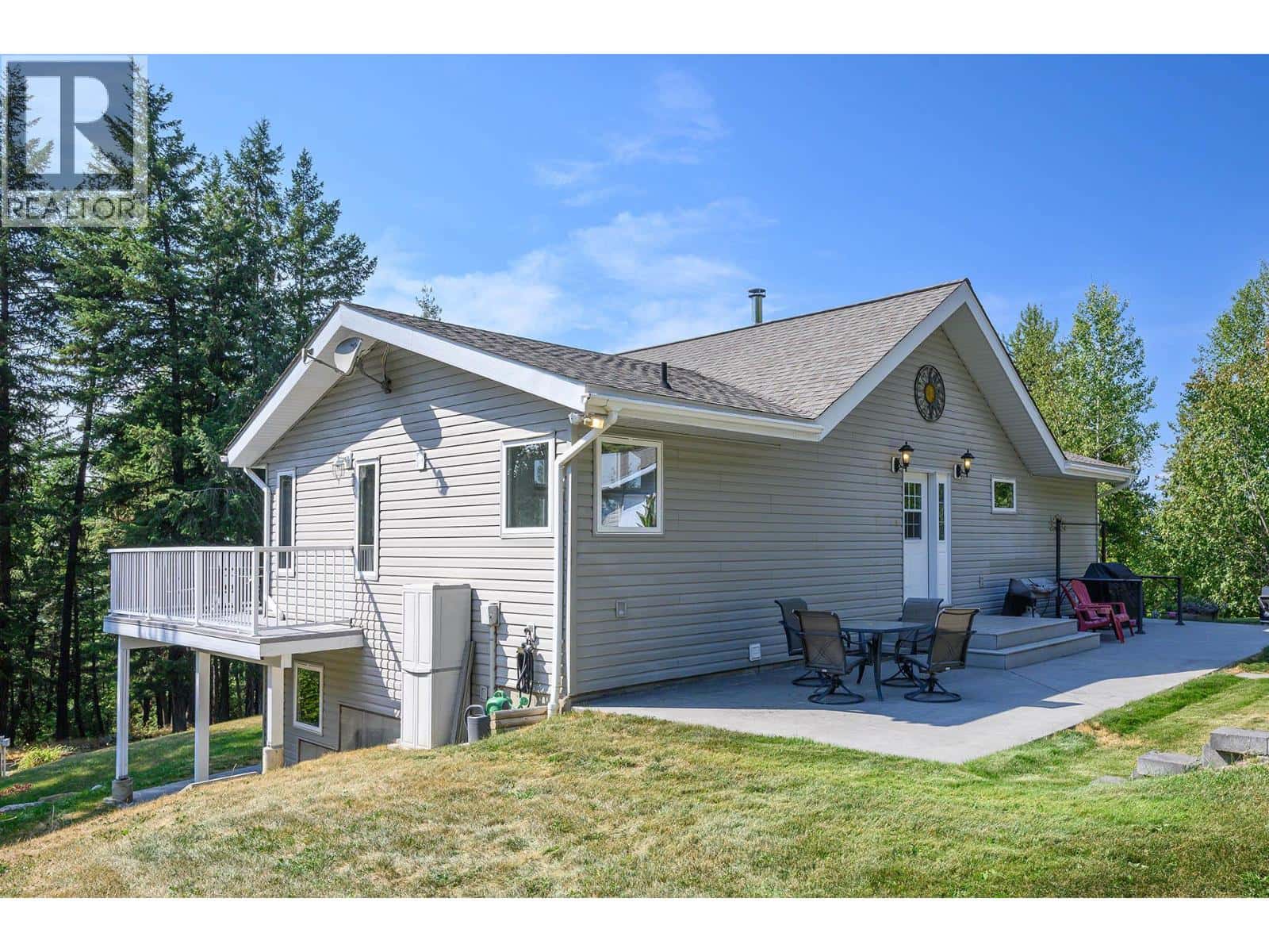 3520 GLENGROVE Road — Barriere, British Columbia - Photo 5 of 42